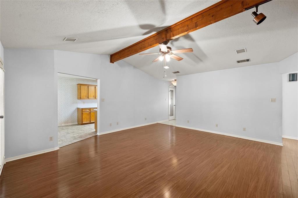 272 Locklar Loop Waco, TX 76705 - Photo 11 of 37