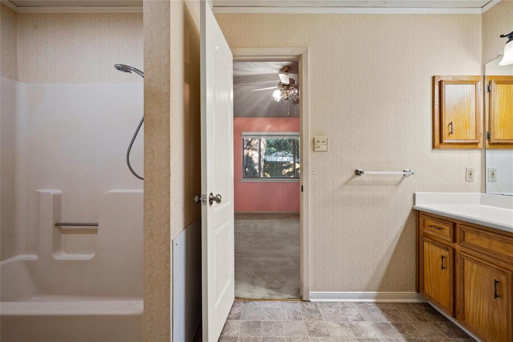 272 Locklar Loop Waco, TX 76705 - Photo 20 of 37