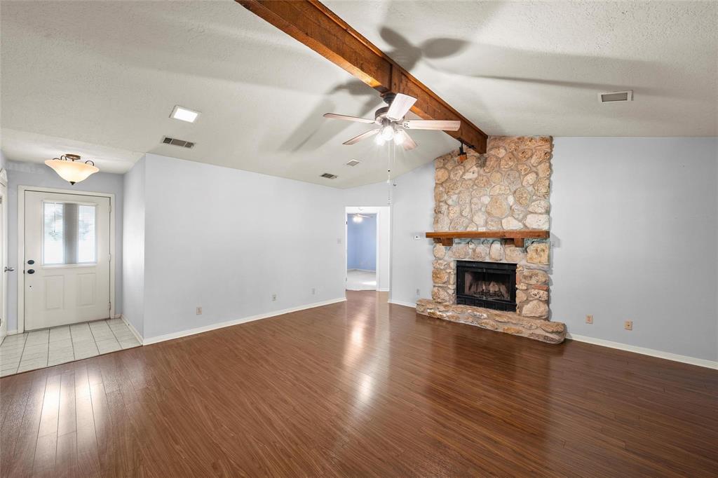 272 Locklar Loop Waco, TX 76705 - Photo 8 of 37