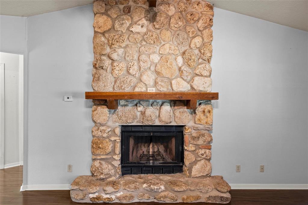 272 Locklar Loop Waco, TX 76705 - Photo 9 of 37