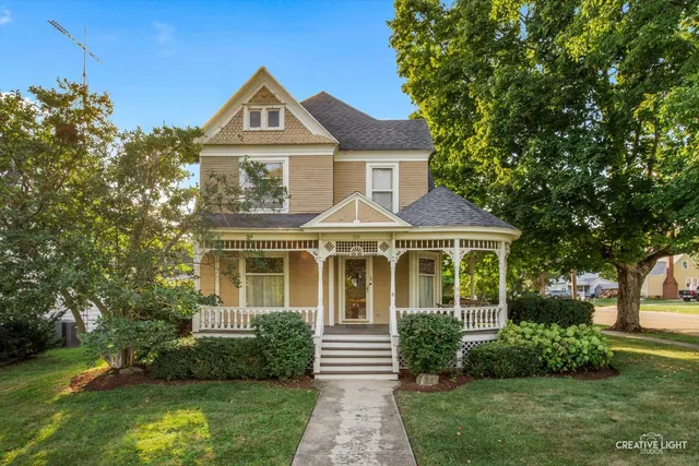 $349,500 | 245 North Elm Street, Waterman, IL 60556