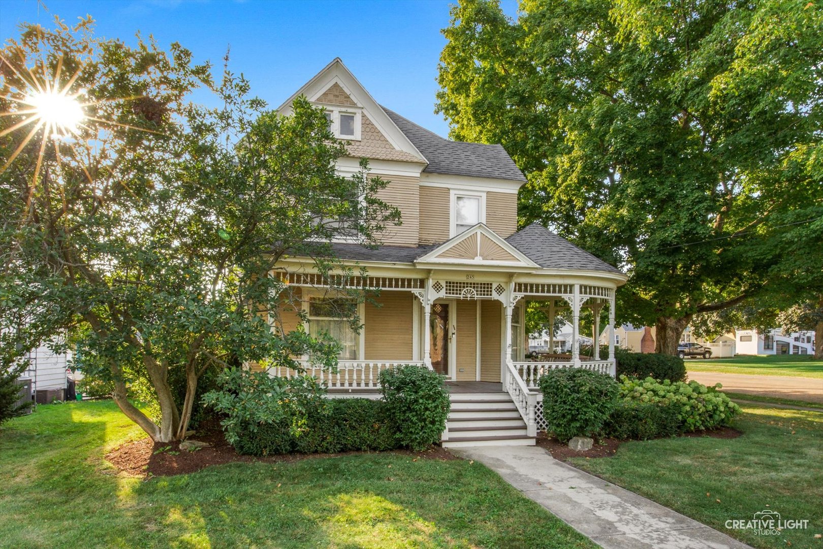 245 North Elm Street Waterman, IL 60556 - Photo 2 of 36