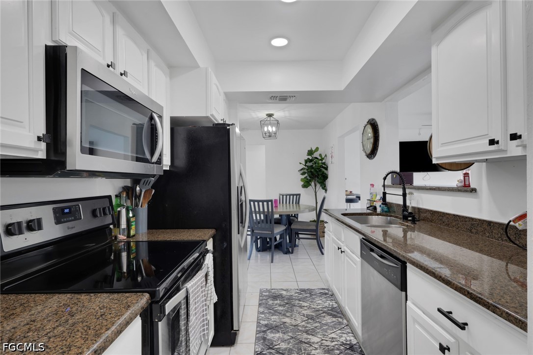 7578 Laurel Valley Road Fort Myers, FL 33967 - Photo 8 of 23