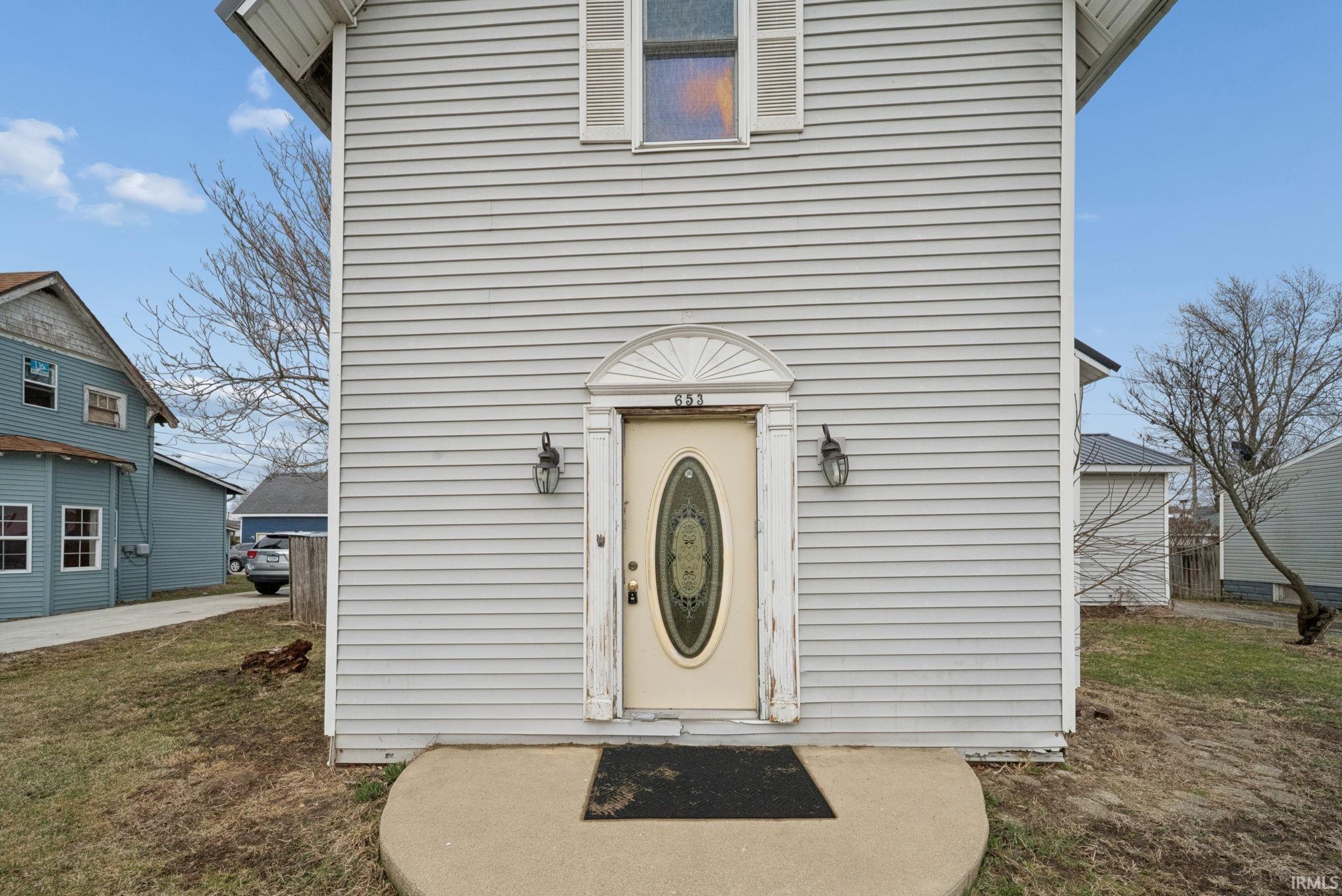 653 Gentry Street Frankfort, IN 46041 - Photo 3 of 30