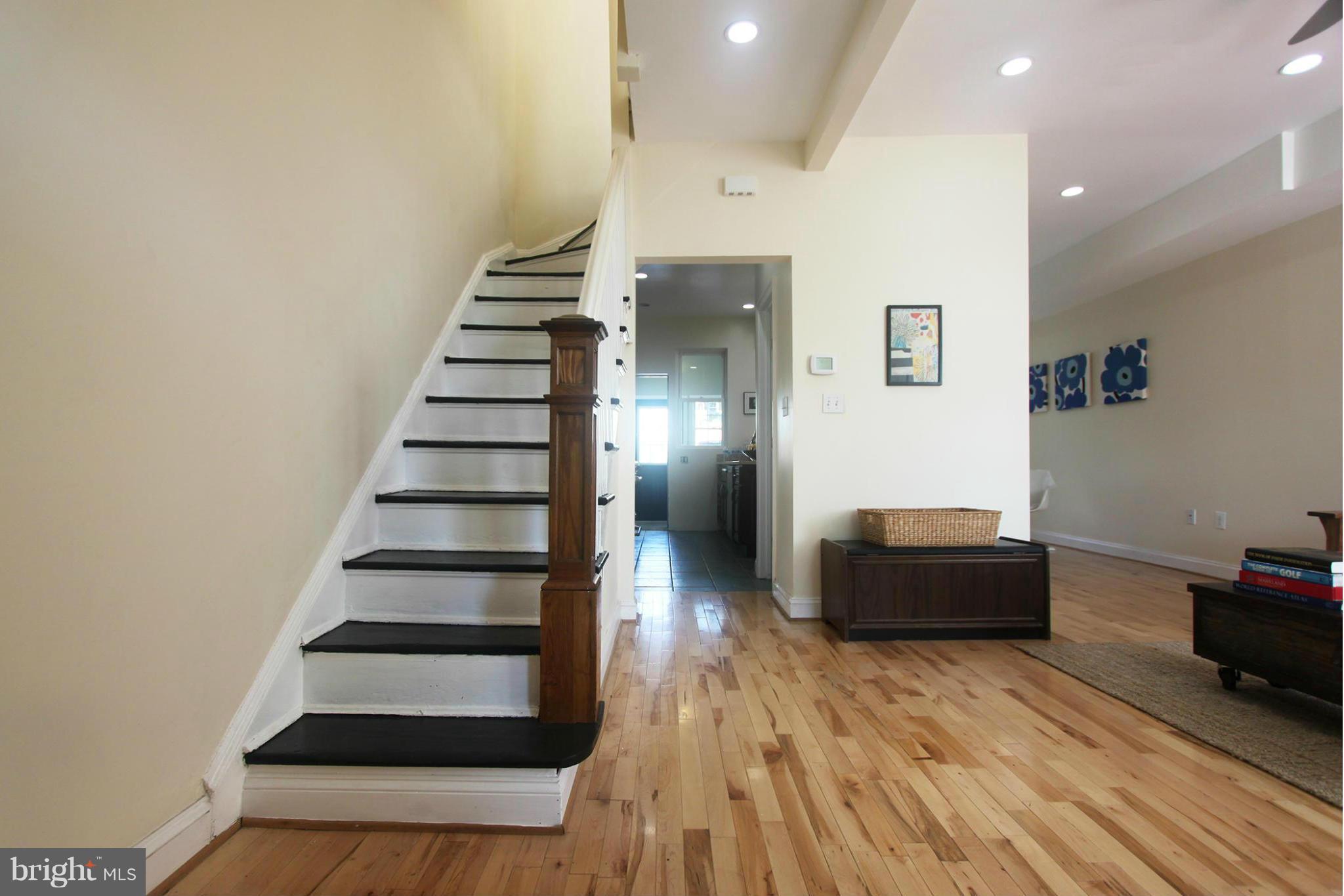 505 Columbia Road Northwest Washington, DC 20001 - Photo 3 of 27 Family Room