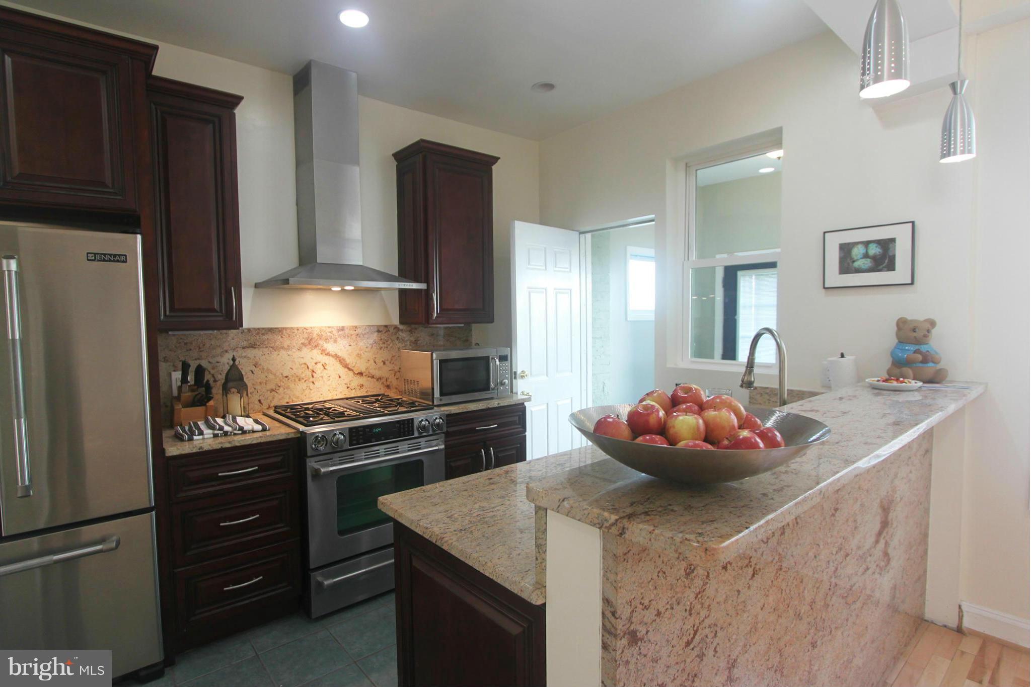 505 Columbia Road Northwest Washington, DC 20001 - Photo 8 of 27 Interior (General)