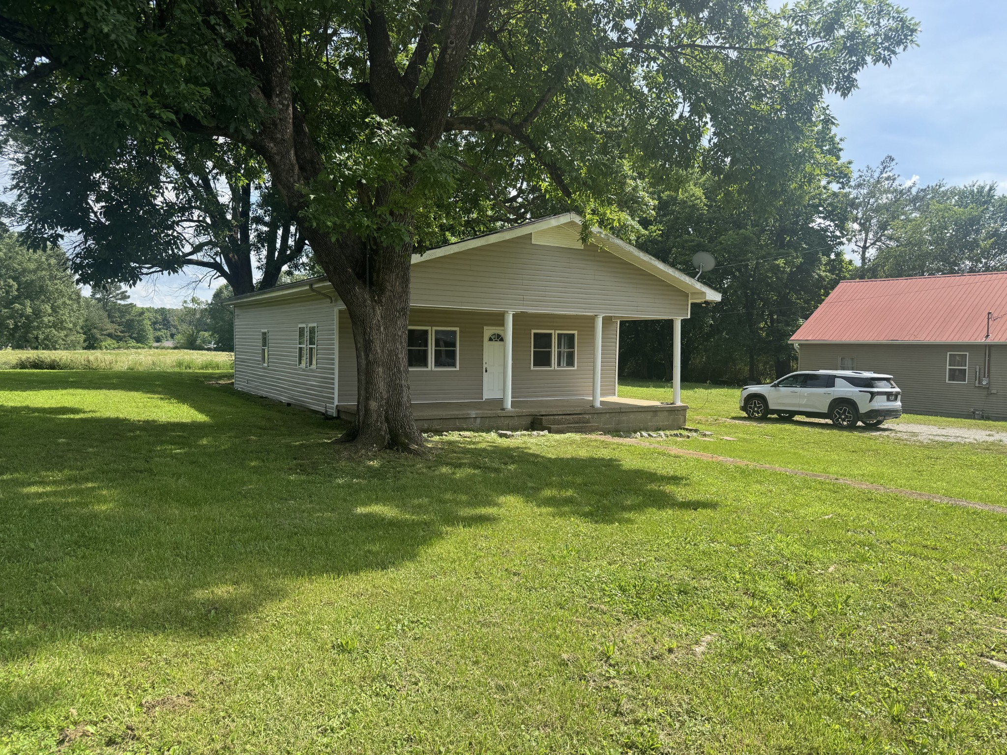 8605 Old State Rte 1 New Johnsonville, TN 37134 - Photo 1 of 28