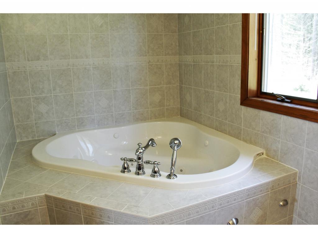 199 Hillcroft Road Laconia, NH 03246 - Photo 20 of 36 Gallery Image 20