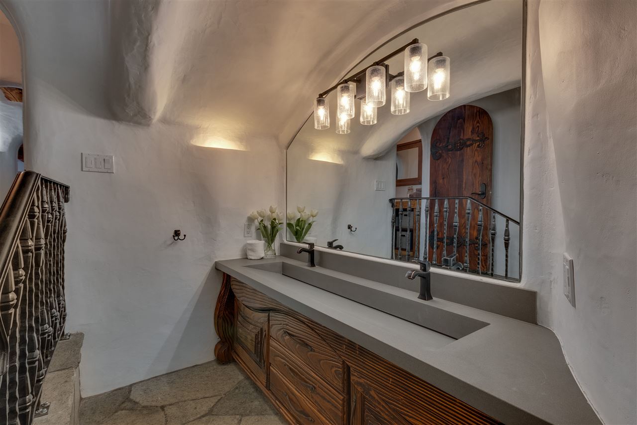 8989 River Road Truckee, CA 96161 - Photo 4 of 21