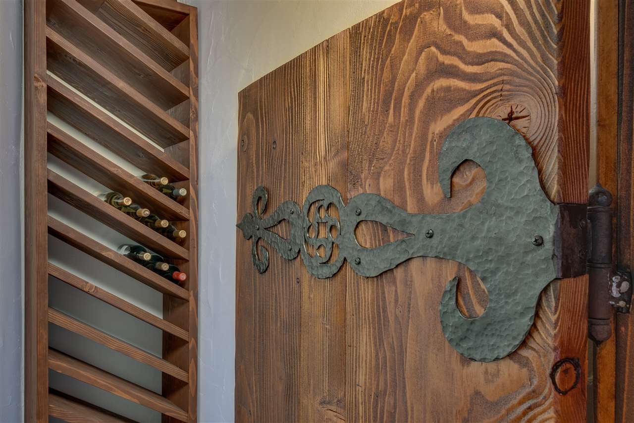 8989 River Road Truckee, CA 96161 - Photo 8 of 21