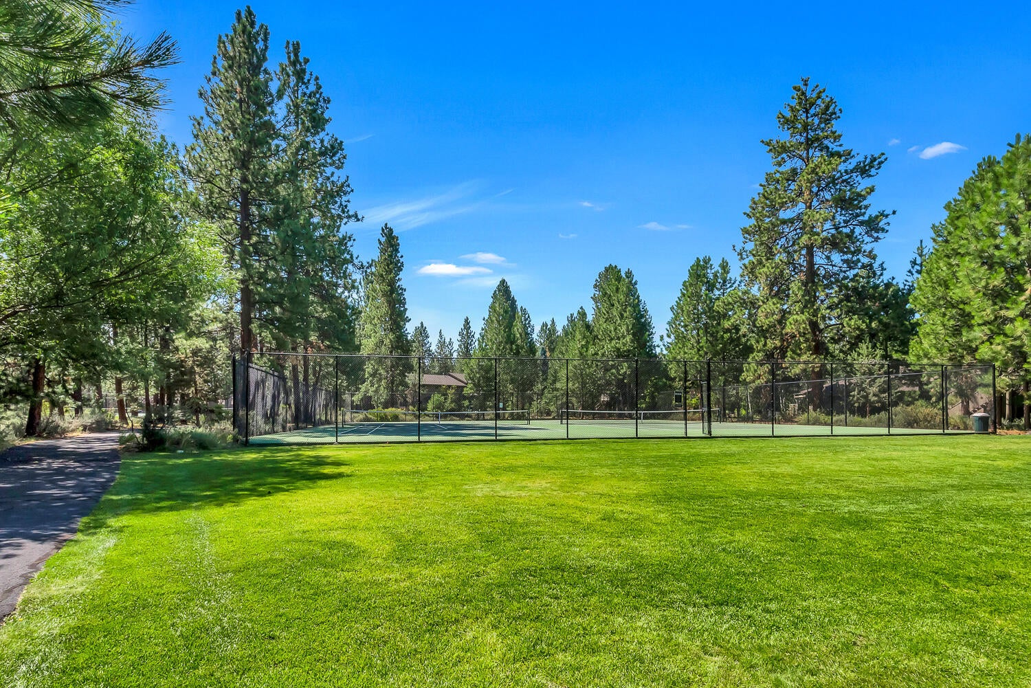 19666 Sunshine Way Bend, OR 97702 - Photo 28 of 31 4 community tennis courts and field
