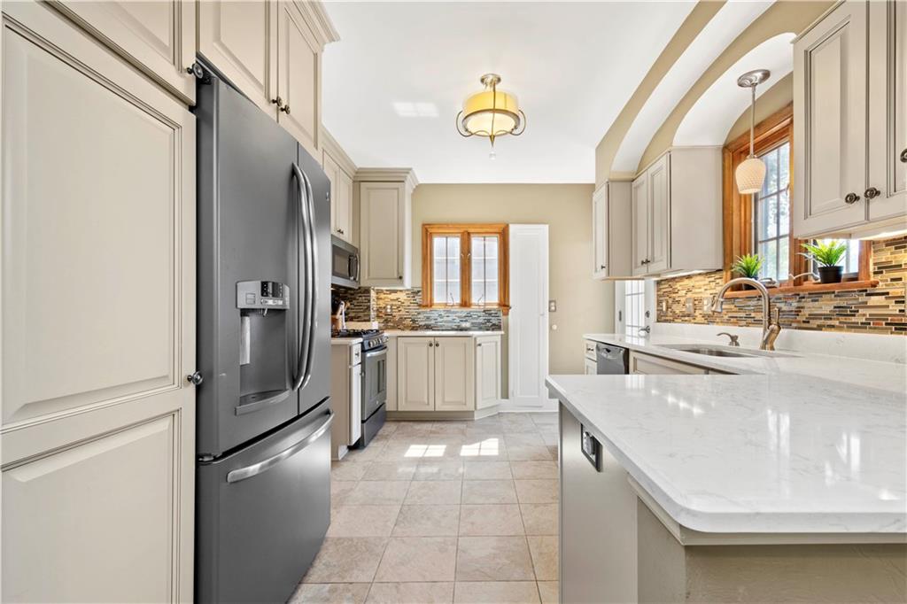 624 Beverly Road Pittsburgh, PA 15243 - Photo 9 of 24 Gallery Image 9