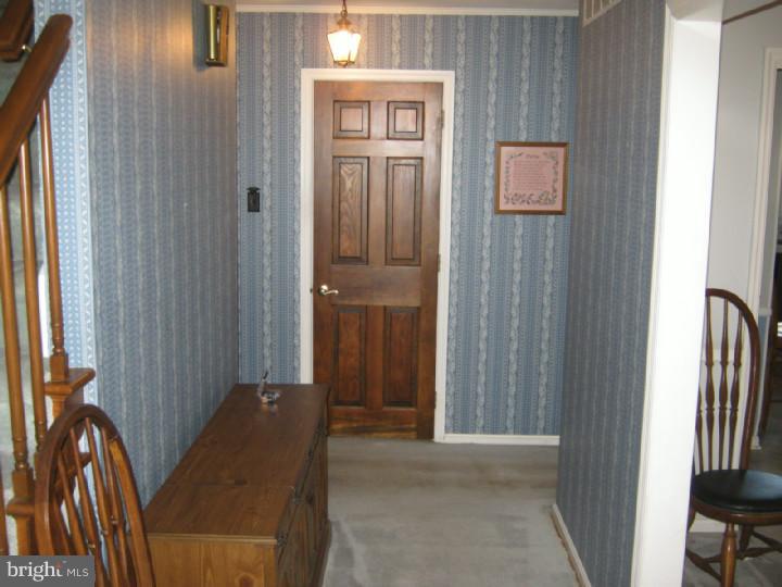 105 Wembley Road Wilmington, DE 19808 - Photo 2 of 25 Hallway