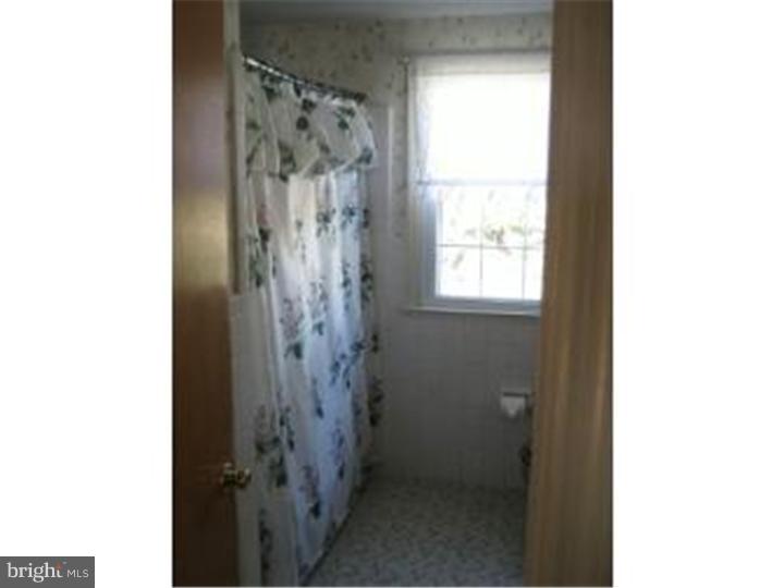 105 Wembley Road Wilmington, DE 19808 - Photo 18 of 25 Bathroom