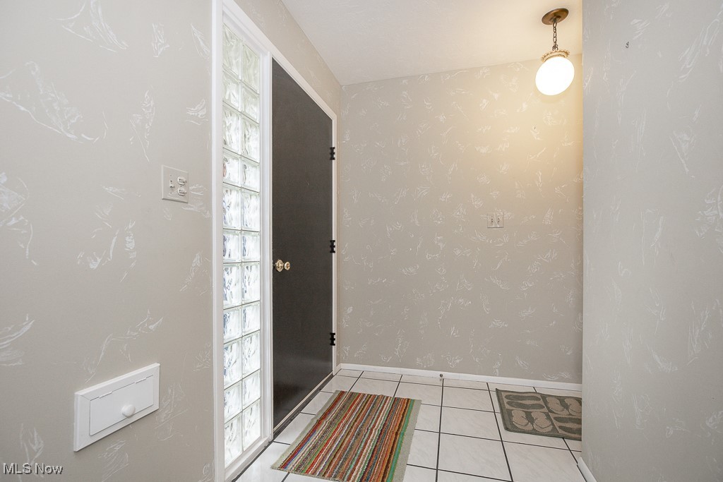 4569 McFarland Road Cleveland, OH 44121 - Photo 7 of 29 Gallery Image 7