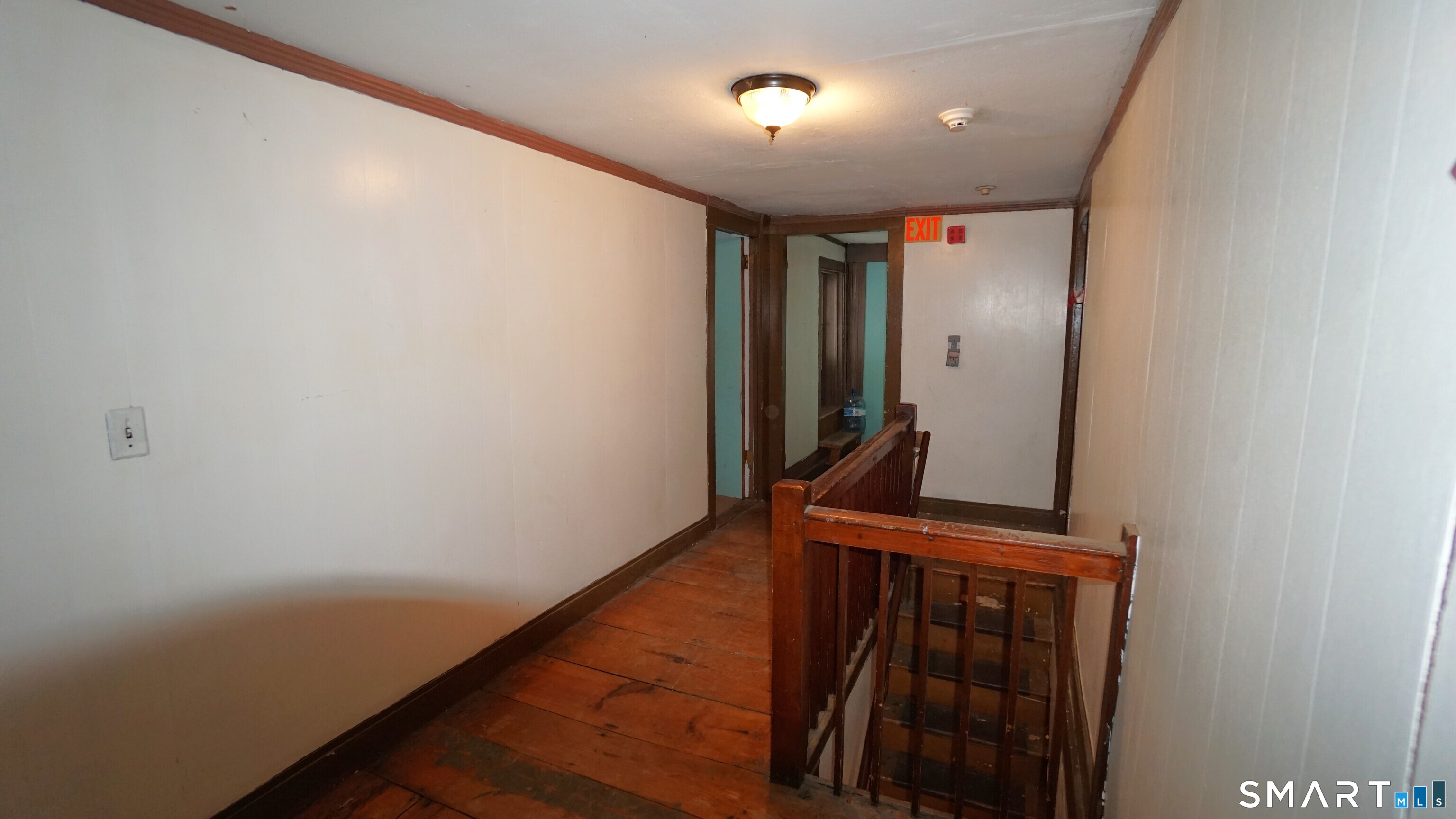 245 Deerfield Road Windsor, CT 06095 - Photo 23 of 27 2nd floor hallway