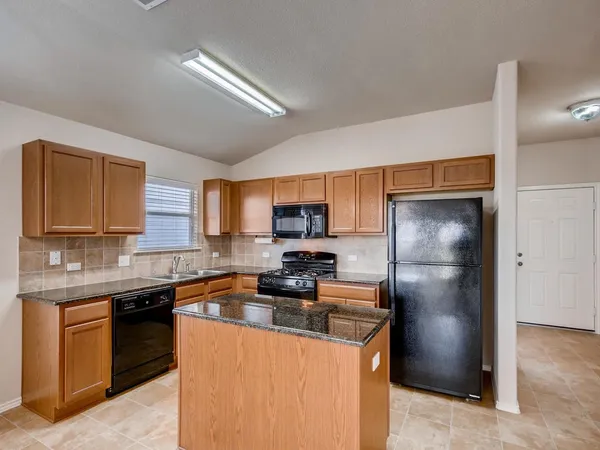 $1,850 | 2736 Herrington Cove, Round Rock, TX 78665