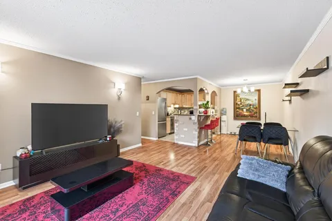 $184,900 | 5645 Green Cir Drive, Unit 108, Hopkins, MN 55343