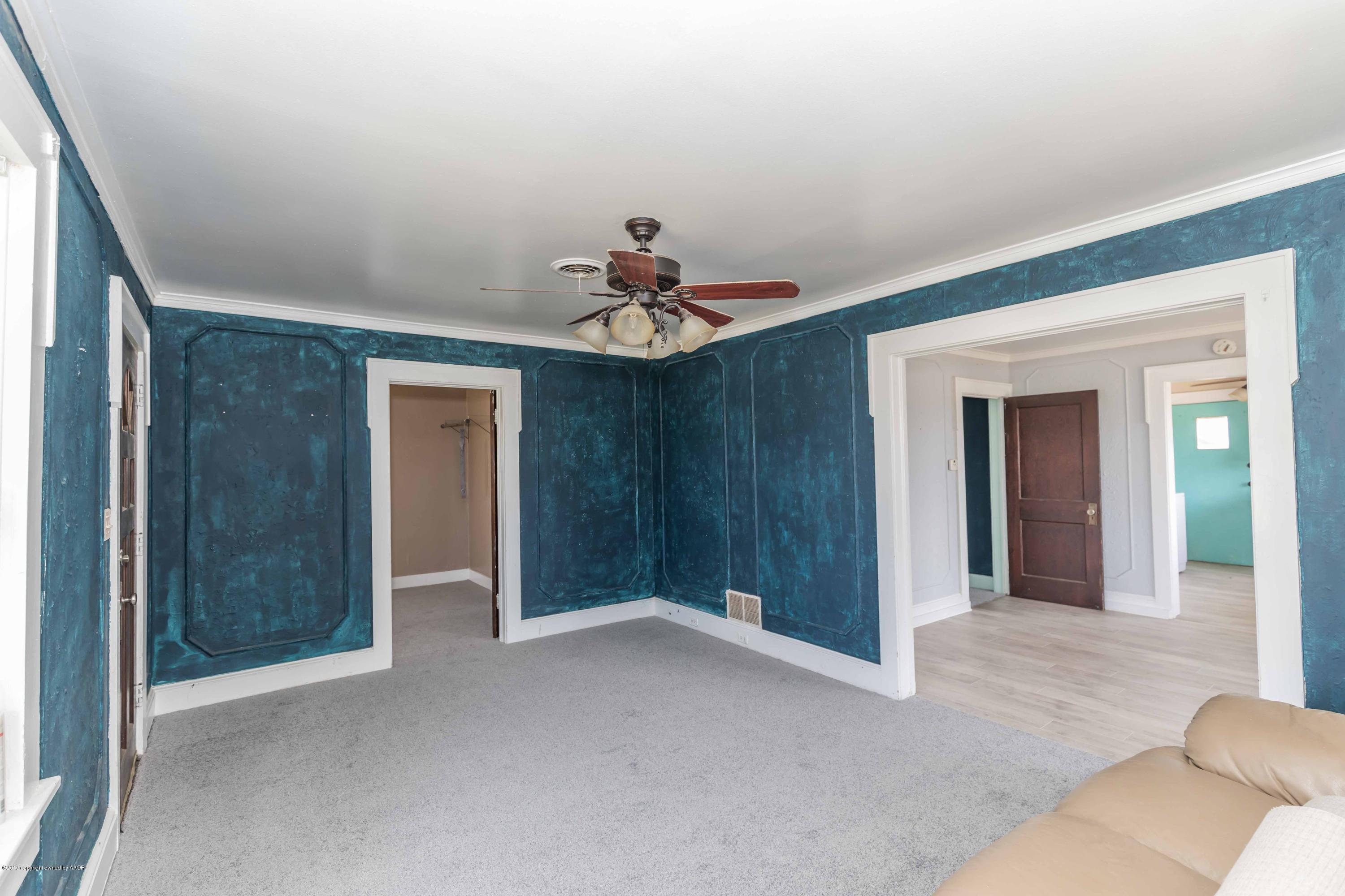 7140 River Road Amarillo, TX 79108 - Photo 9 of 18 LIVING ROOM VIEW 2