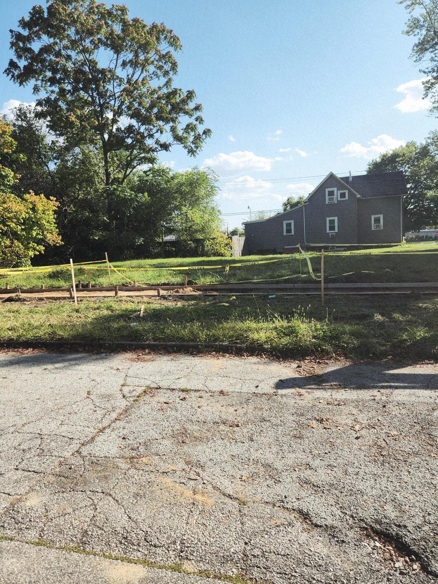 8 Wayne Street Valparaiso, IN 46385 - Photo 8 of 11 a view of a house with a big yard
