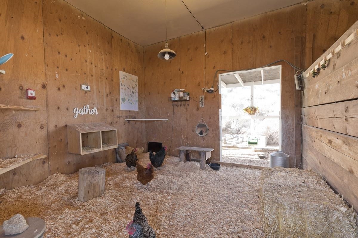 96 Aspen Spring Ranch Road Mammoth Lakes, CA 93546 - Photo 34 of 43 a very nice looking room with a large window