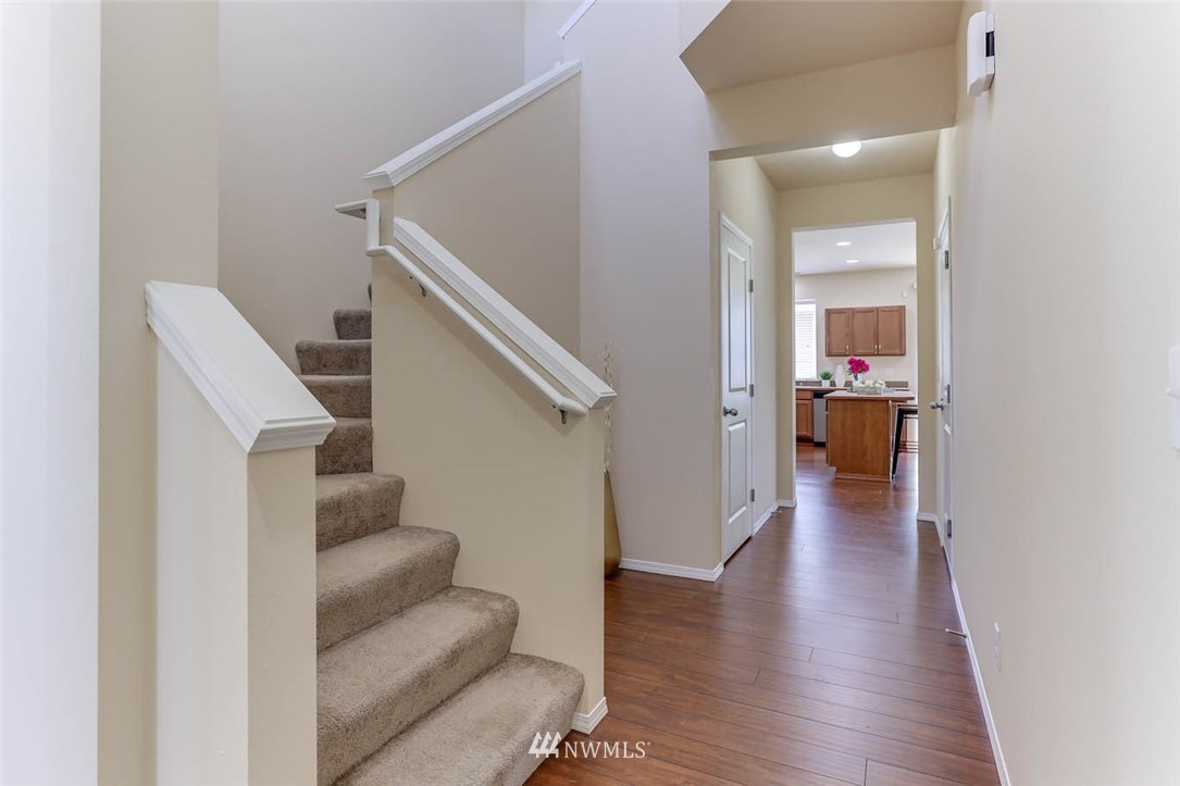 507 South 20th Street Renton, WA 98055 - Photo 3 of 33 Gallery Image 3