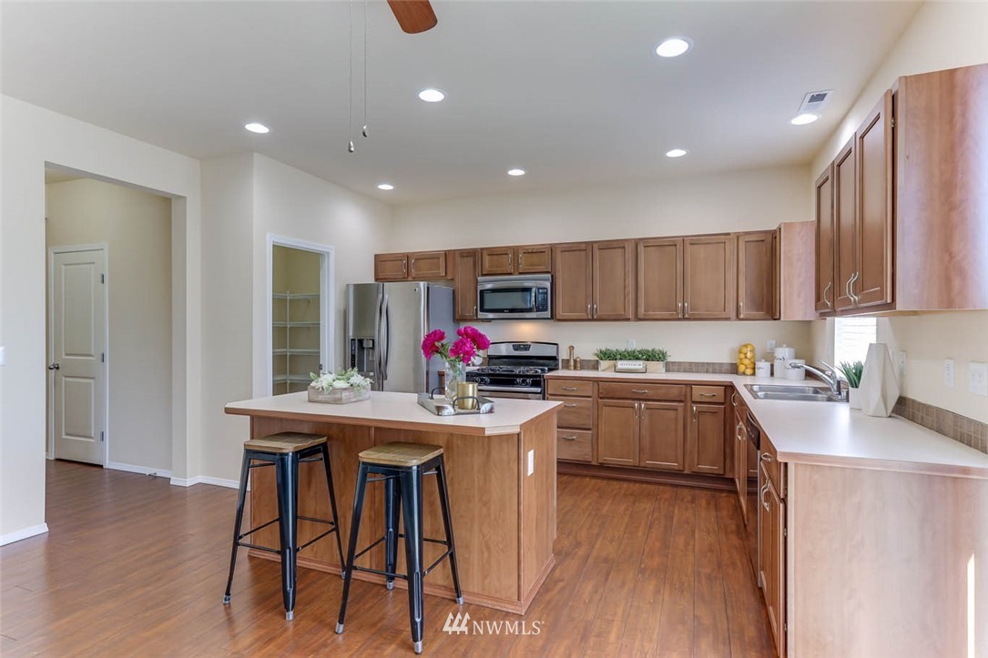 507 South 20th Street Renton, WA 98055 - Photo 4 of 33 Gallery Image 4