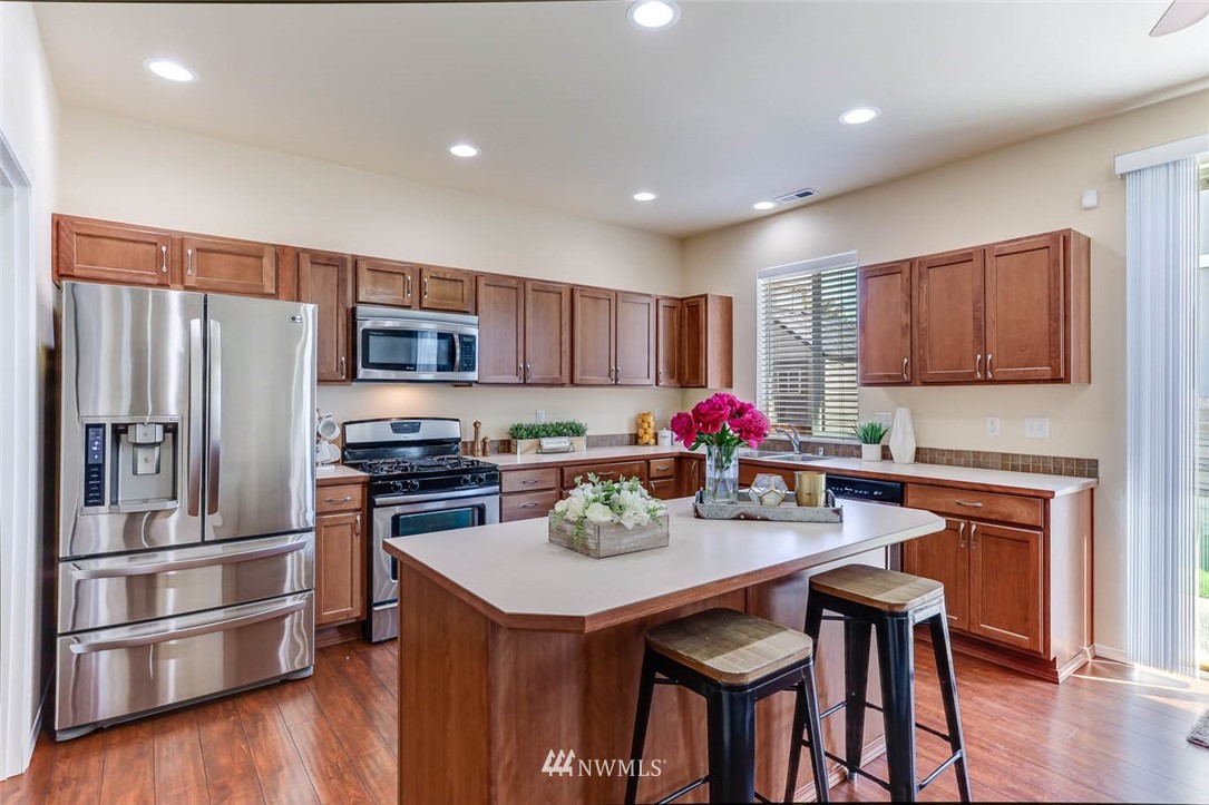 507 South 20th Street Renton, WA 98055 - Photo 5 of 33 Gallery Image 5