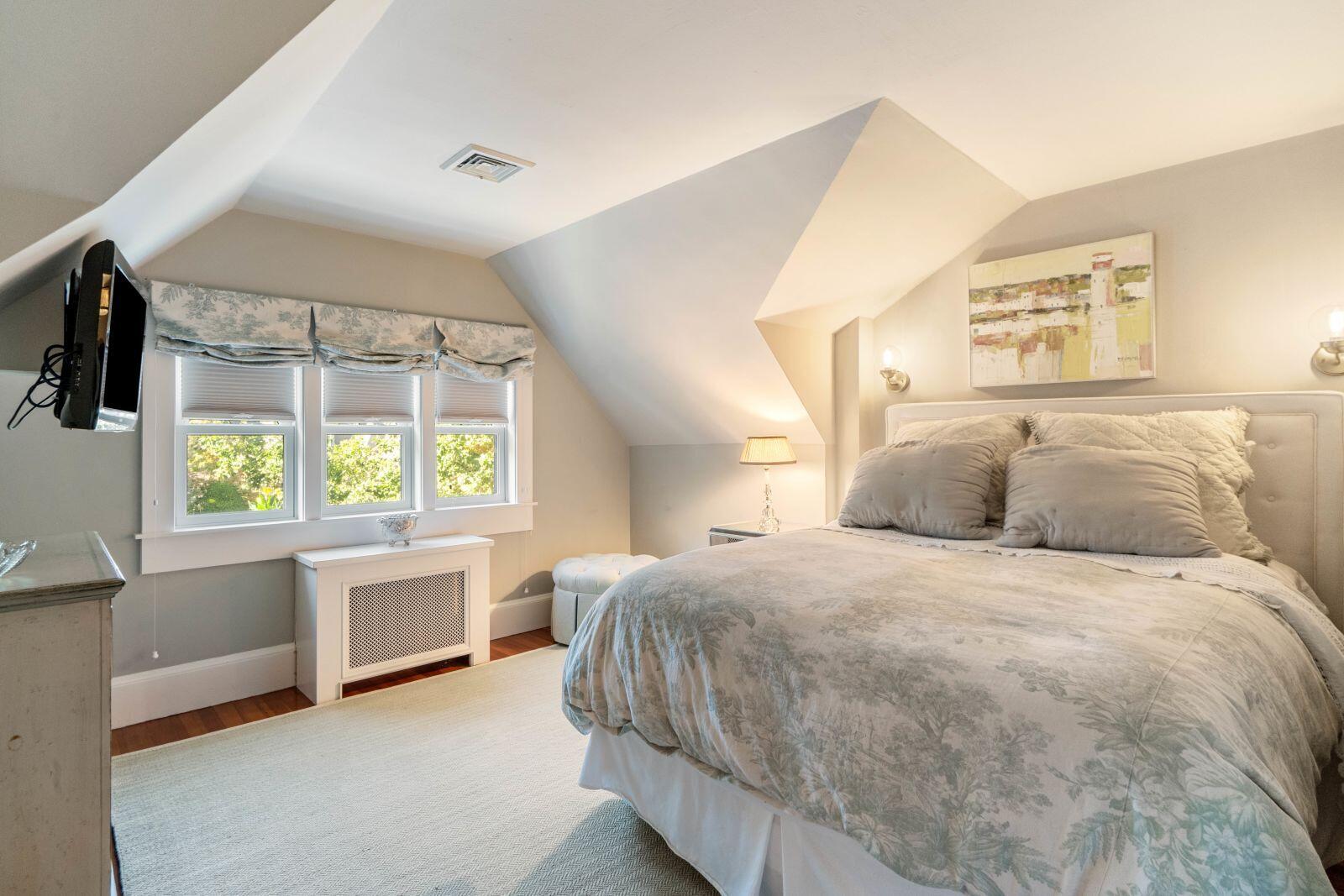 749 South Main Street Centerville, MA 02632 - Photo 38 of 79 Bedroom 3