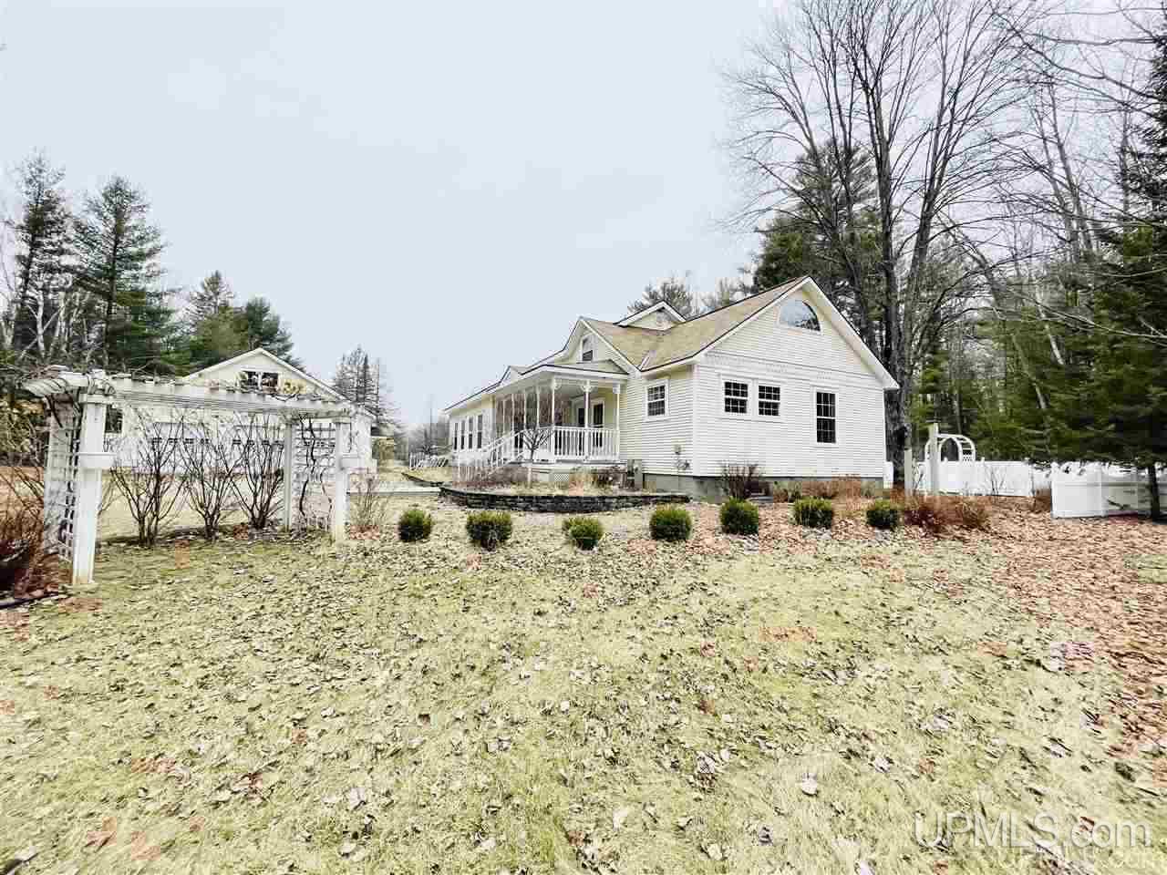 5647 23.5 Road Gladstone, MI 49837 - Photo 2 of 49 Gallery Image 2