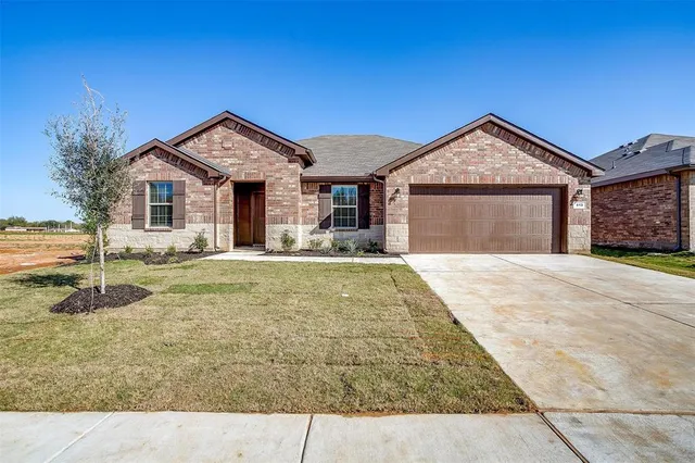 $2,600 | 413 Alice Harney Road, Burleson, TX 76028