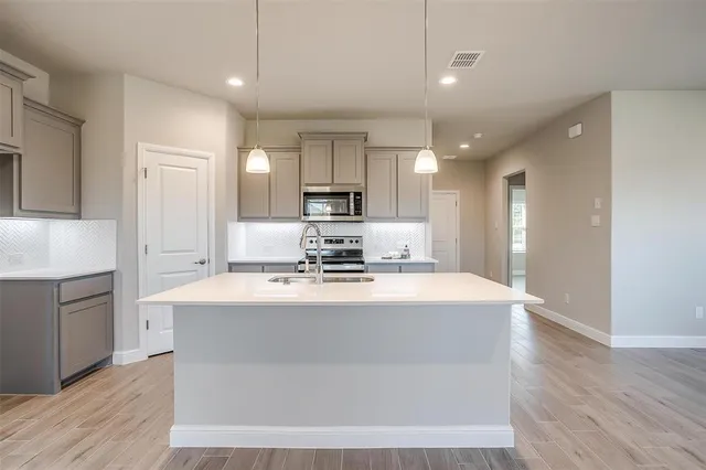 $2,600 | 413 Alice Harney Road, Burleson, TX 76028