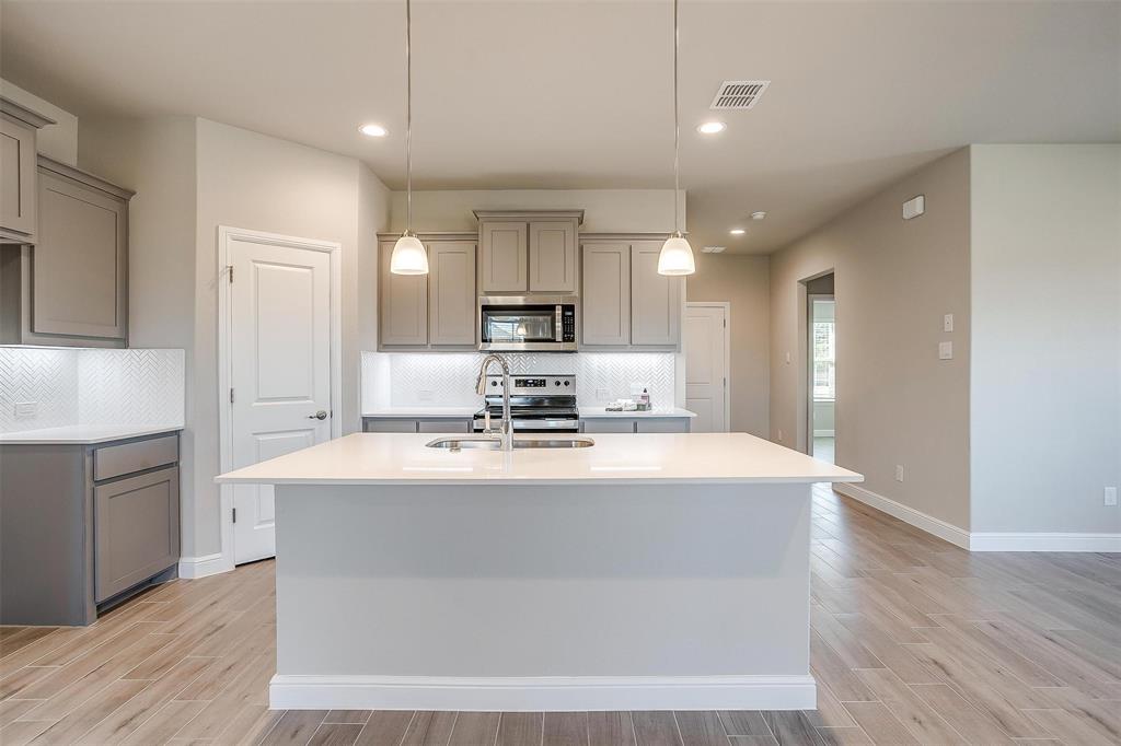 413 Alice Harney Road Burleson, TX 76028 - Photo 11 of 32