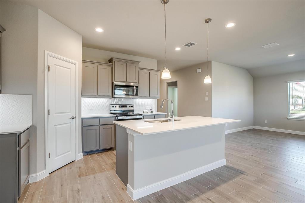 413 Alice Harney Road Burleson, TX 76028 - Photo 12 of 32