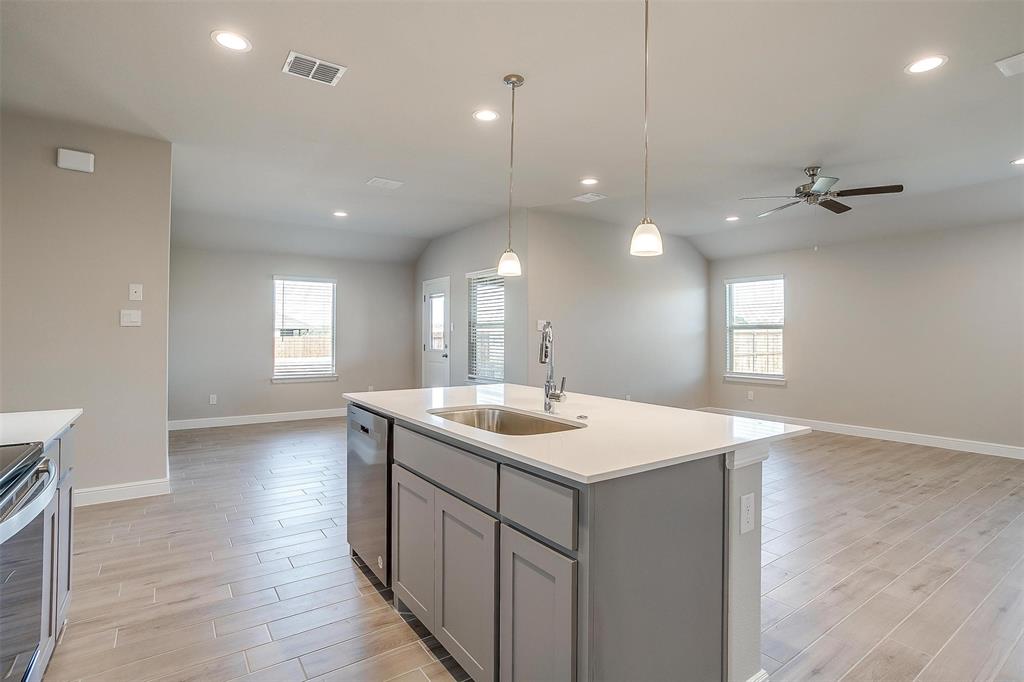 413 Alice Harney Road Burleson, TX 76028 - Photo 13 of 32