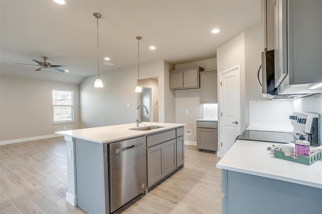 413 Alice Harney Road Burleson, TX 76028 - Photo 14 of 32