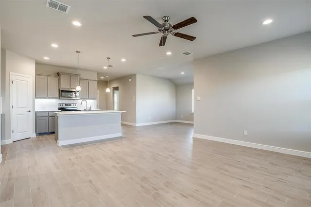 $2,600 | 413 Alice Harney Road, Burleson, TX 76028