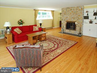 689 Paddock Road Havertown, PA 19083 - Photo 2 of 8