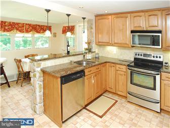 689 Paddock Road Havertown, PA 19083 - Photo 3 of 8
