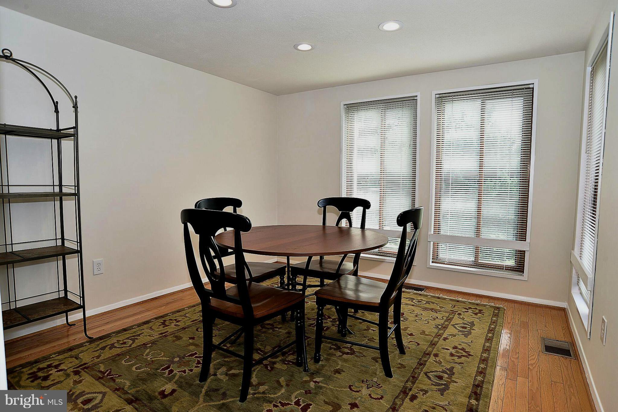 1821 North Shore Court Reston, VA 20190 - Photo 6 of 25 Dining Room