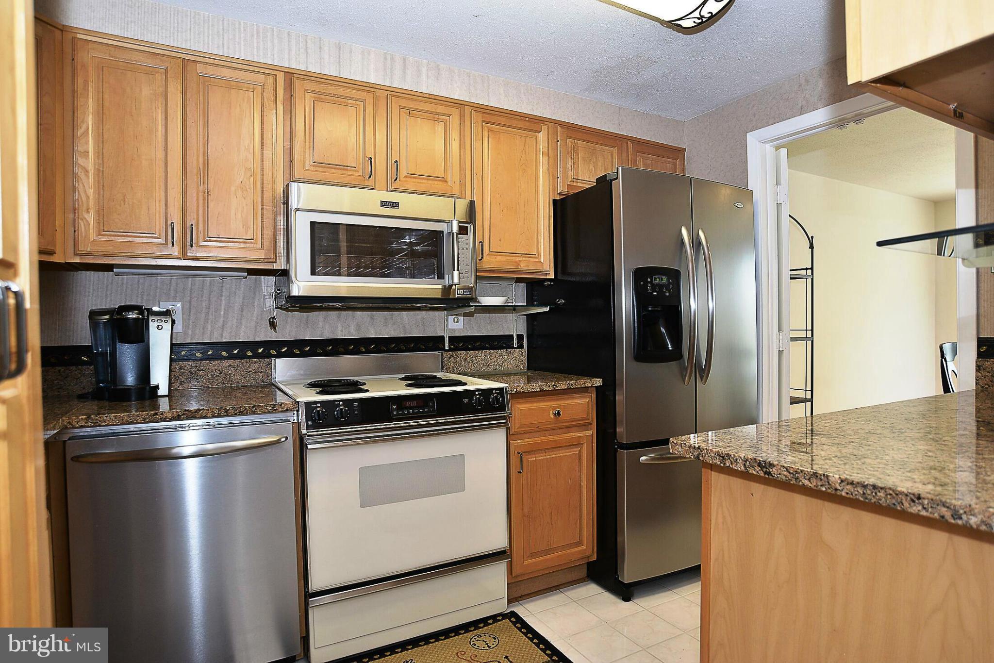 1821 North Shore Court Reston, VA 20190 - Photo 7 of 25 Kitchen