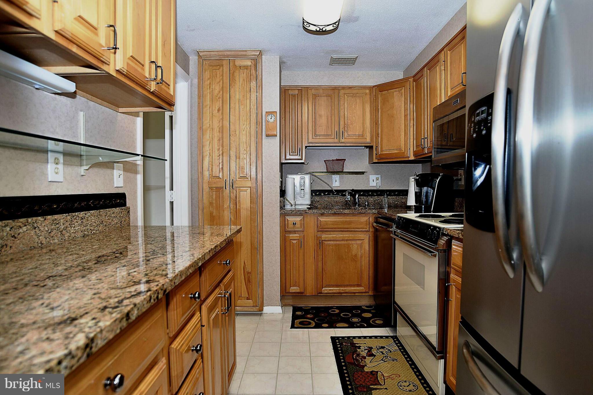 1821 North Shore Court Reston, VA 20190 - Photo 8 of 25 Kitchen