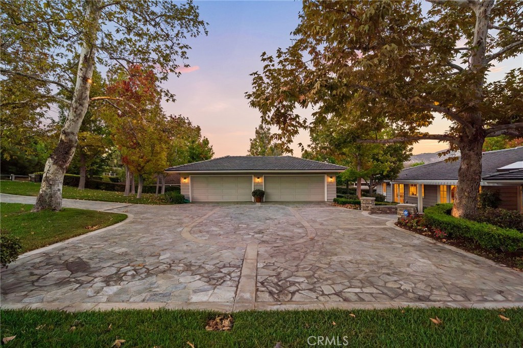 10982 Bent Tree Road North Tustin, CA 92705 - Photo 33 of 42 4 car garage