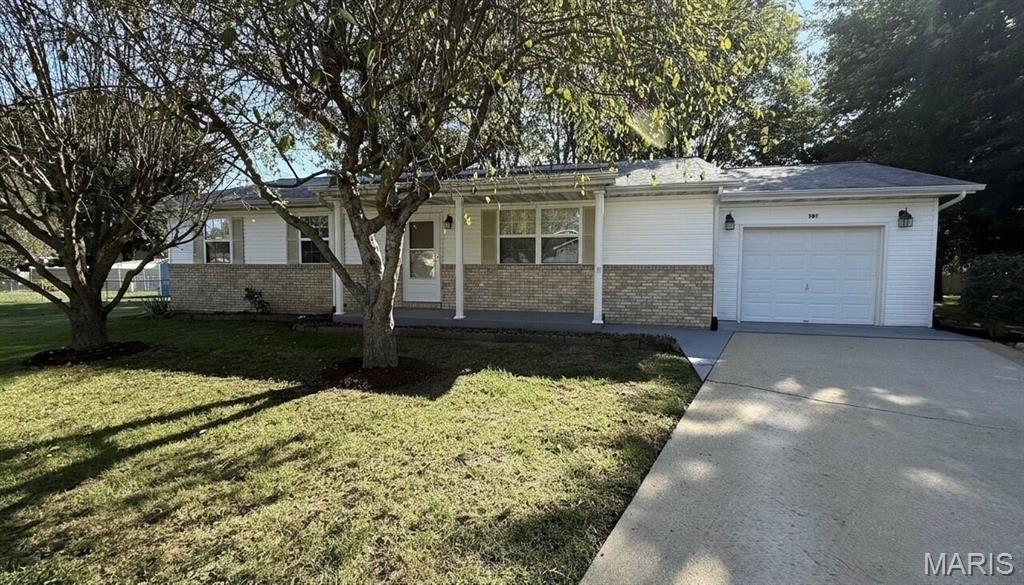 301 Ackerman Place Troy, IL 62294 - Photo 1 of 21