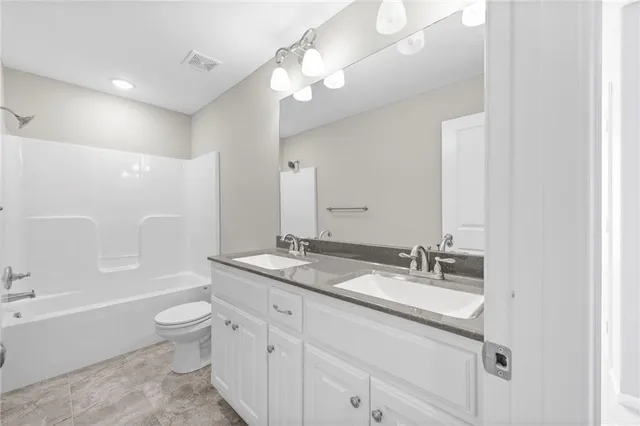 $485,000 | 17604 Greyhawke Ridge Drive, Smithville, MO 64089