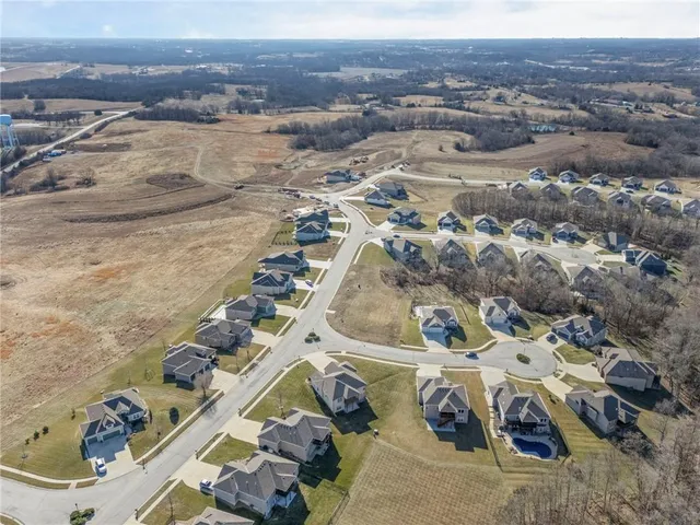 $485,000 | 17604 Greyhawke Ridge Drive, Smithville, MO 64089