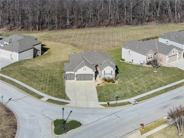 $485,000 | 17604 Greyhawke Ridge Drive, Smithville, MO 64089