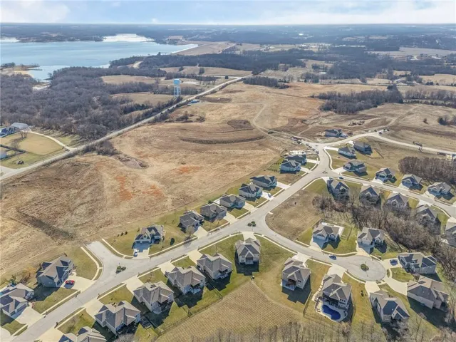 $485,000 | 17604 Greyhawke Ridge Drive, Smithville, MO 64089