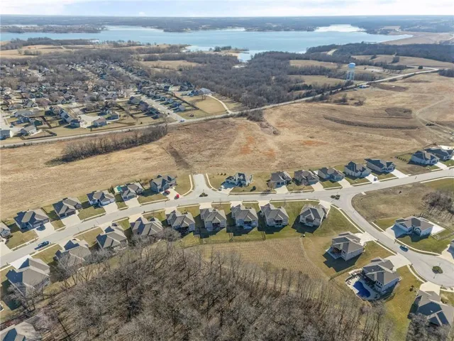 $485,000 | 17604 Greyhawke Ridge Drive, Smithville, MO 64089