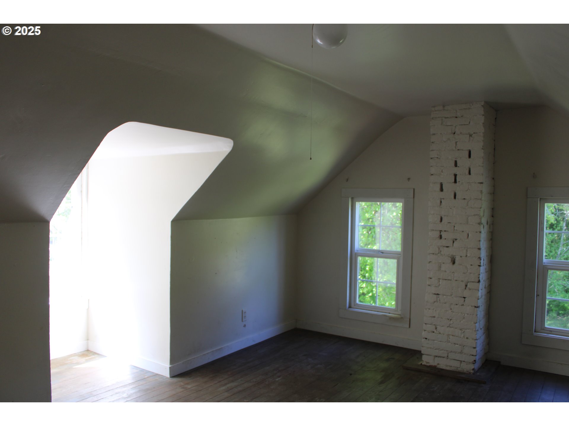 10285 South New Era Road Canby, OR 97013 - Photo 16 of 22 a view of a hallway